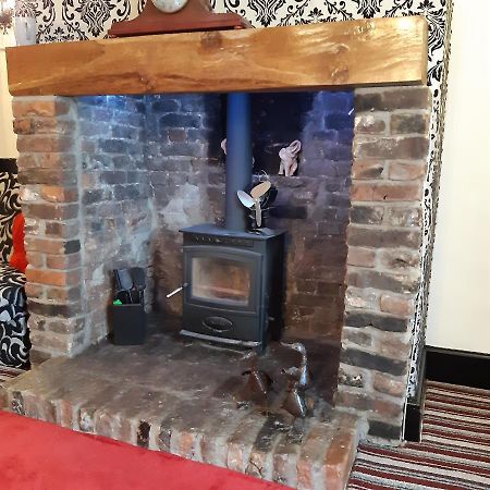 Апартаменти The Saracens Head Old Lounge Скегнесс Екстер'єр фото