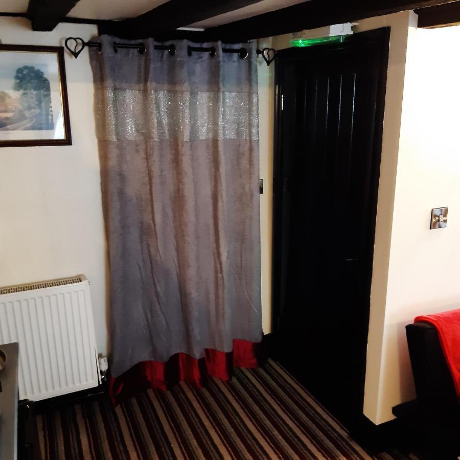 Апартаменти The Saracens Head Old Lounge Скегнесс Екстер'єр фото